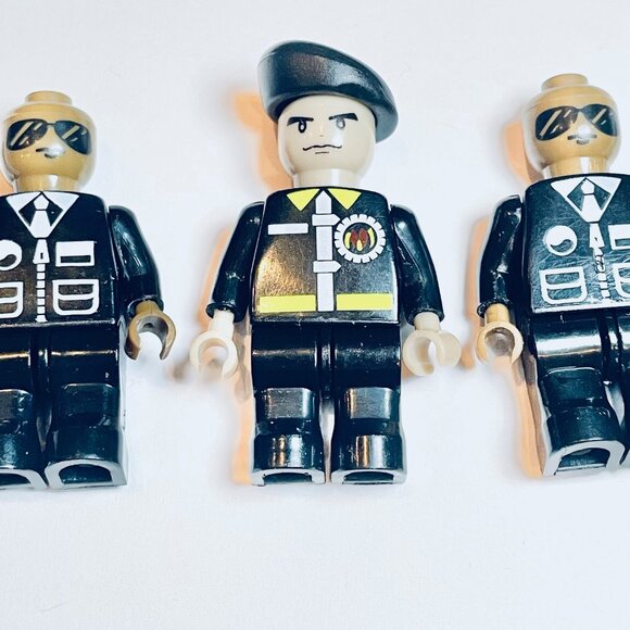 Lot of 3 Police Minifigures with gear and uniform - Picture 4 of 10